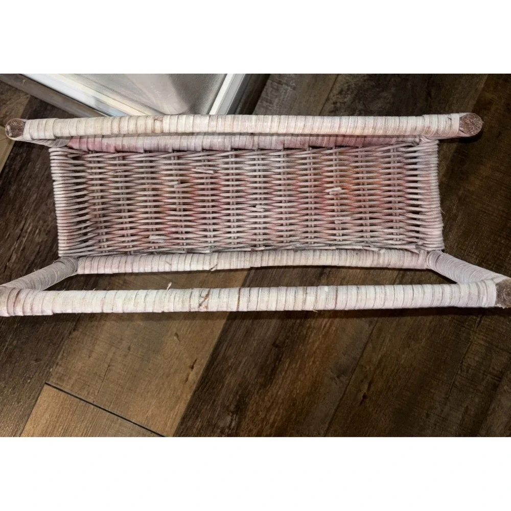 Vintage White Wicker Bench Wall Shelf Boho Cottage Coastal Bathroom Decor
